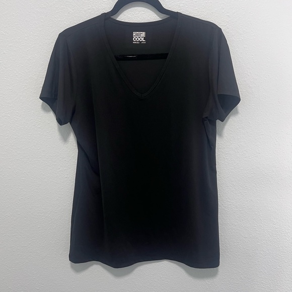 32 Degrees Cool Black V-neck T-Shirt Size X Large - Picture 1 of 4